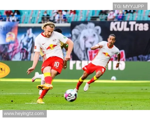 沙尔克04客场战平不来梅,激战无分胜负震撼全场 沙尔克04客场战平不来梅,激战无分胜负震撼全场