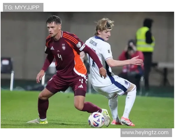 足球世界杯决赛战罢,意大利击败英格兰夺冠晋级总决赛,激动人心的一战! 足球世界杯决赛战罢,意大利击败英格兰夺冠晋级总决赛,激动人心的一战!